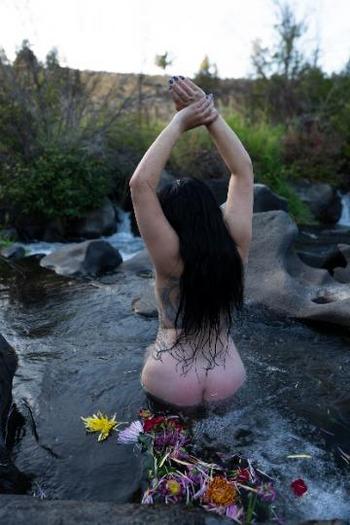 Autumn Lynn, 28  female escort, Bend