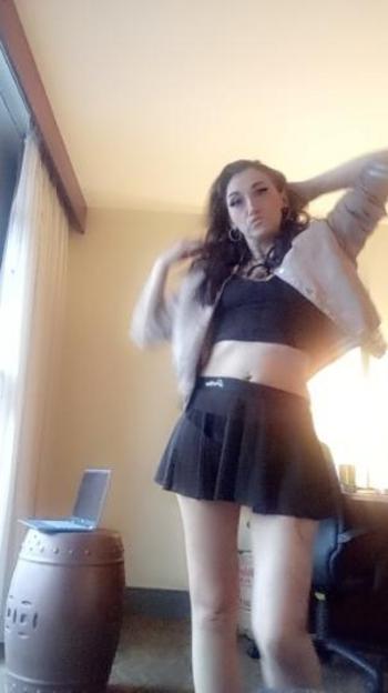 Sarah, 33  female escort, Bend